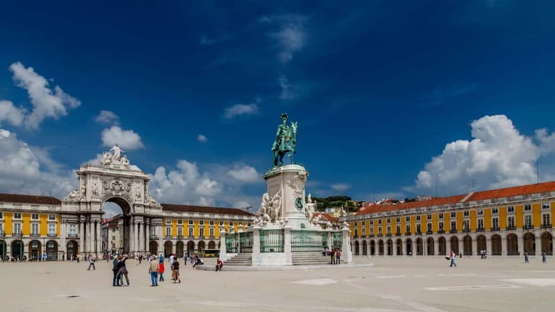Lisbon: City Highlights Tuk-Tuk Tour with Pickup - Commerce Square and Pink Street: Lisbon’s big contrast moments