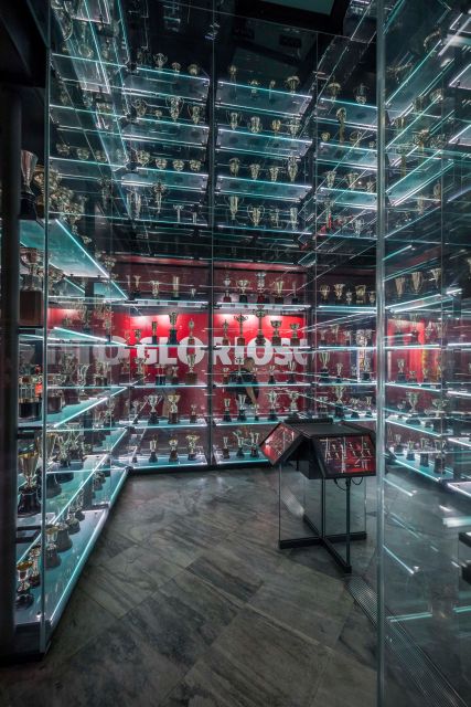 Lisbon: Customized Luz Stadium and Guided Museum Tour - Trophy-room surprises, never-exhibited objects, and the VR moment