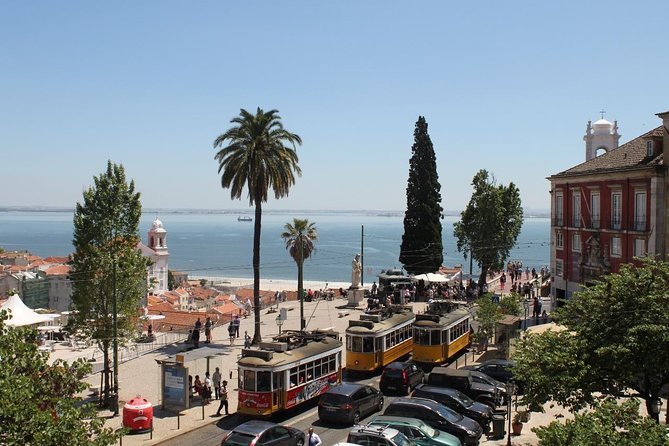 Lisbon Essential Walking Tour: History, Stories and Lifestyle - Convento e Igreja do Carmo: Gothic Architecture and the 1974 Revolution