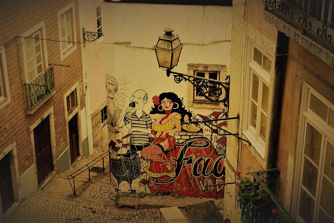 Lisbon Fado Experience: Walking Tour, Dinner and Live Music Show - Meeting at Rossio, Then Getting Into Old Lisbon Fast