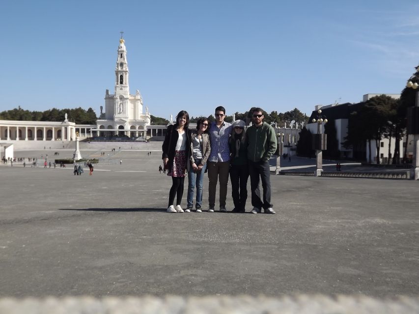 Lisbon: Fatima, Batalha, Nazare and Obidos Tour Hotel Pickup - Who should book this tour, and who should consider another plan