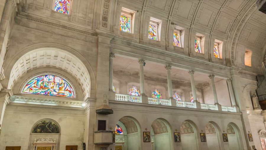 Lisbon: Fátima & The Shepherd Children Home Self-Guided Tour - Sanctuary of Fátima Time: Mass, Apparitions Chapel, and Sacred Heart Monument