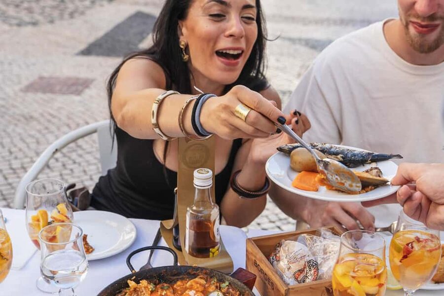 Lisbon: Food Tour with Local Tastings and Drinks - Pacing, Group Energy, and the Value of a Guide Who Talks
