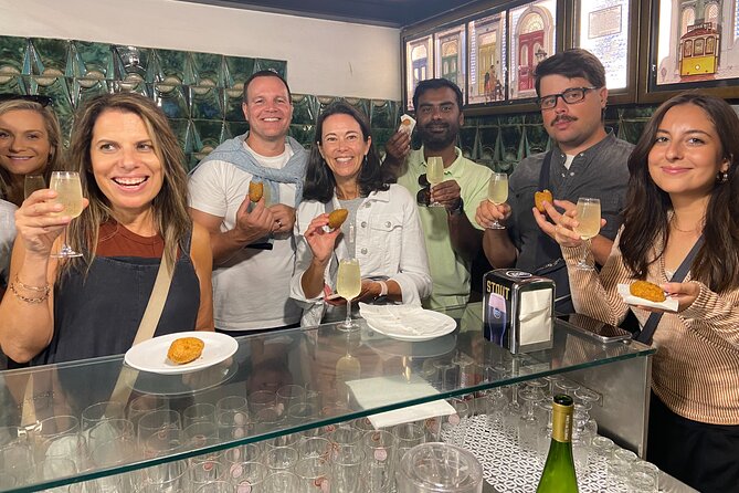 Lisbon Foodies Small-Group Walking Tour - The viewpoint stop is built for photos, not climbing