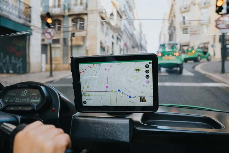 Lisbon: GPS-Guided Spinach Tour by Electric Car - What staff support feels like when things go sideways