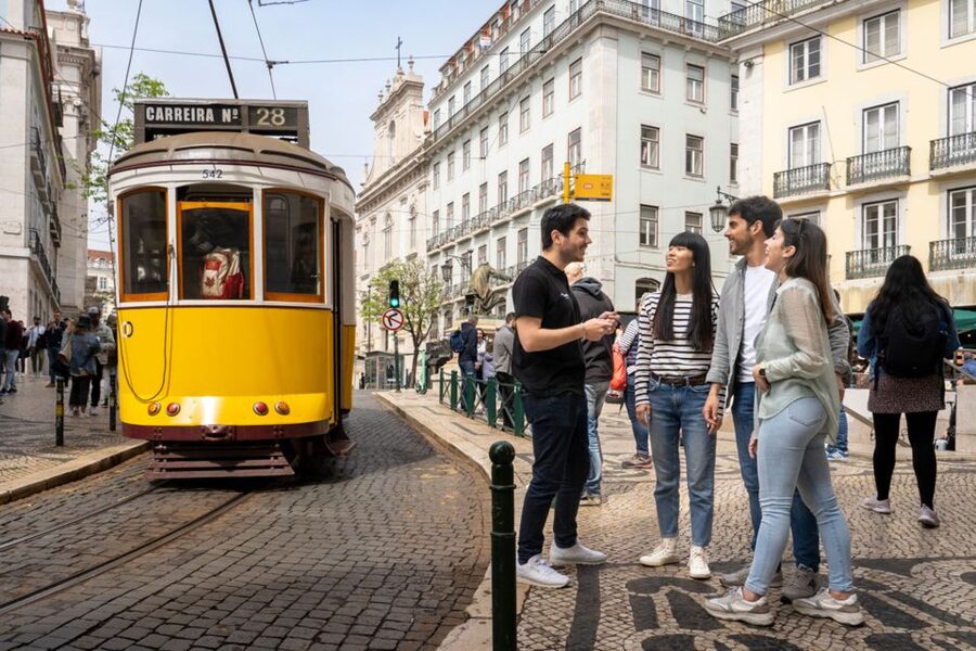 Lisbon: Helicopter Ride, Boat Trip, & Old Town Walking Tour - The yellow tram plan, and what to do if it is not running