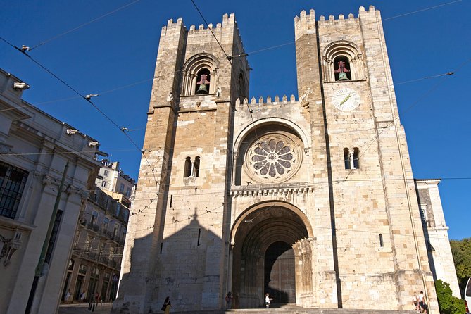 Lisbon Highlights - Private Tour with Van and Local Guide - Churches and art stops, including São Roque and São Vicente de Fora