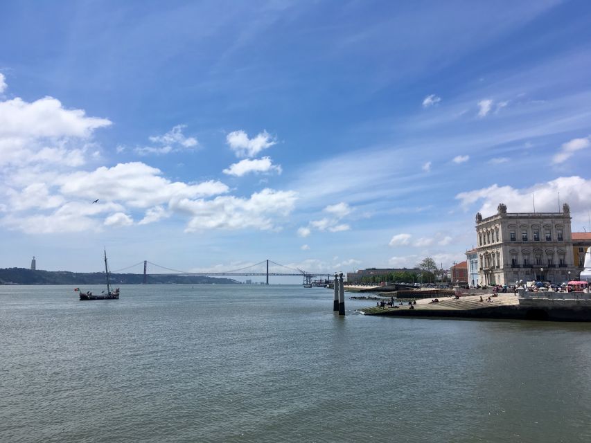 Lisbon: Hills, Alfama, and Mouraria Tour by Electric Bike - Why an e-bike tour fits Lisbon’s hills (and your limited time)