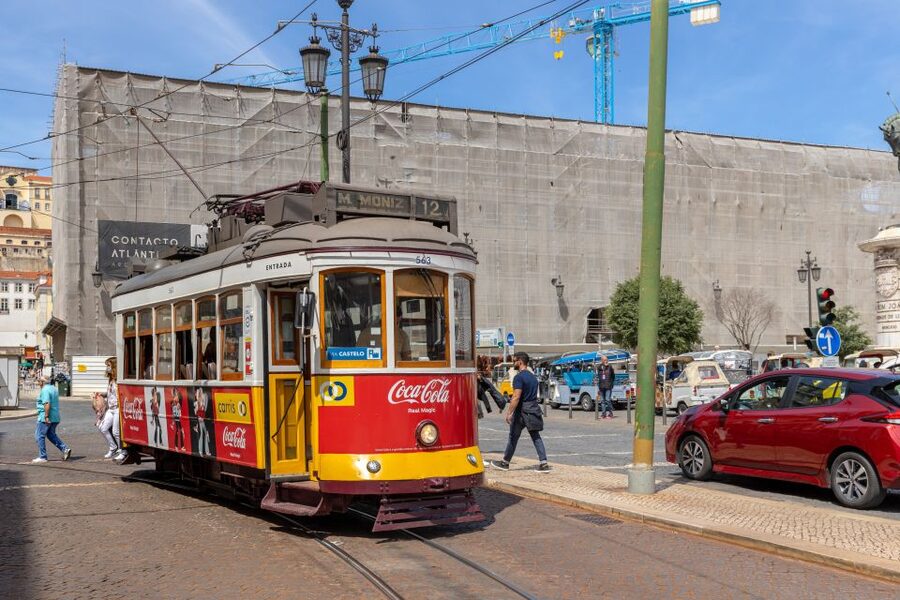 Lisbon: History, Stories and Lifestyle Walking Tour - San Roque Church: Jesuits, tiles, and a museum-like interior