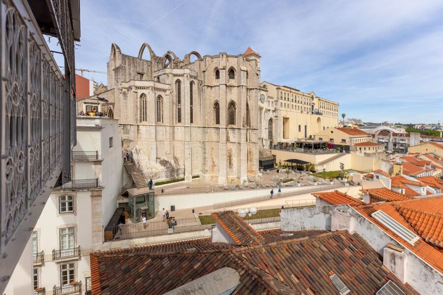 Lisbon: History, Stories and Lifestyle Walking Tour - Alfama’s narrow streets: fado houses and St. Anthony festival culture