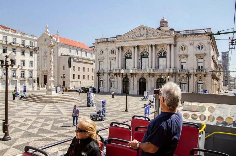 Lisbon: Hop-On Hop-Off Bus Tour - Free digital walking tour, turning bus rides into real exploring