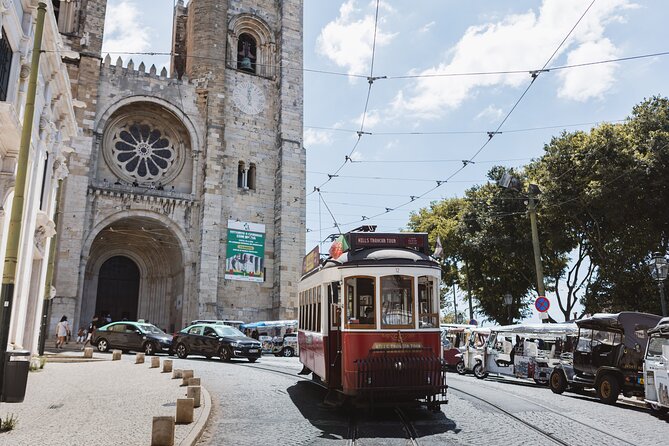 Lisbon Hop-On Hop-Off Bus, Tram Tour, River Cruise for 72/96Hour - Your best strategy: use buses for reach, then walk and ride locally