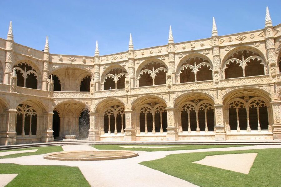 Lisbon: Jerónimos Monastery E-Ticket and Audio Guide - Start strong: the entrance route and how to pace it