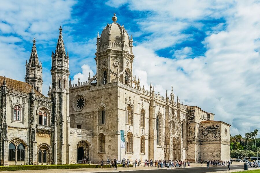 Lisbon: Jerónimos Monastery Entrance Ticket - Church visits, opening hours, and what you should check before you commit