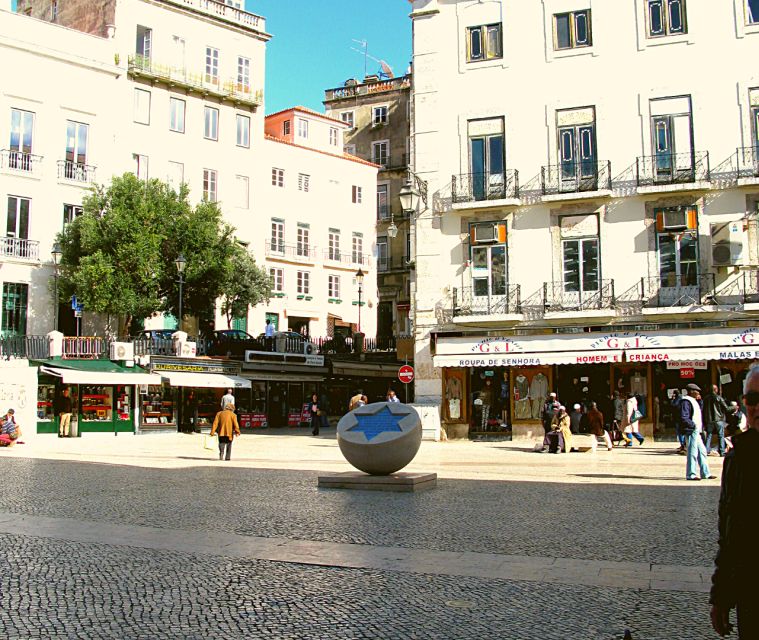 Lisbon: Jewish History Tour of Lisbon - Rossio and the 1506 Pessah massacre, using public squares to frame tragedy