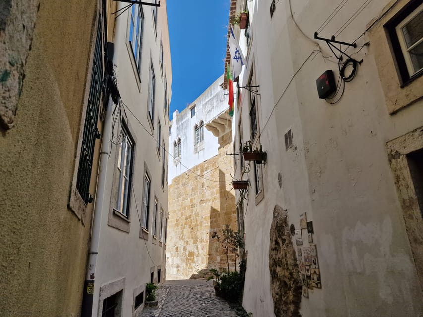 Lisbon: Jewish Walking Tour - Stop by stop: viewpoints, former Jewish quarters, and Largo de São Domingos
