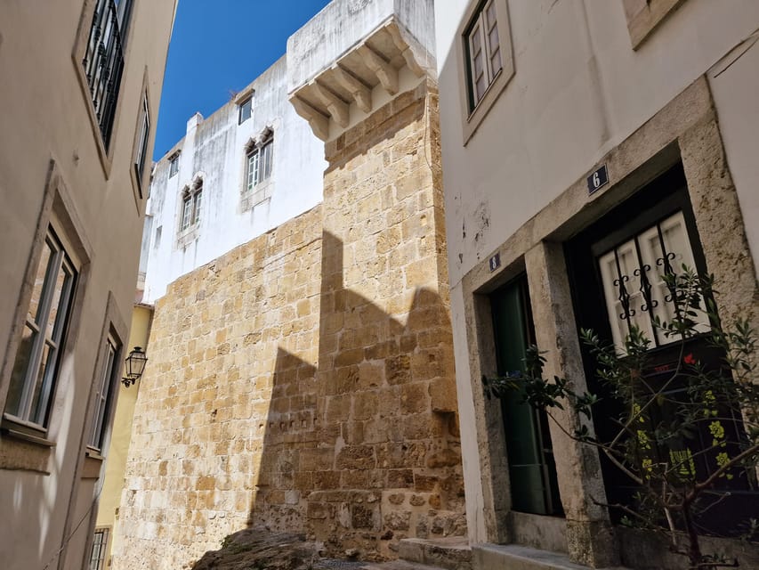 Lisbon: Jewish Walking Tour - Quick packing list and smart expectations for the 3-hour walk
