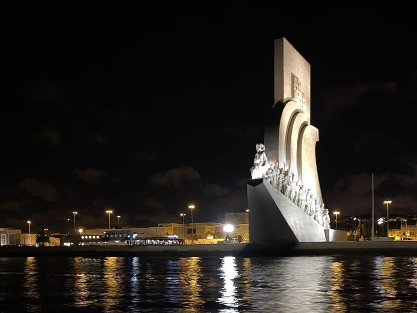 Lisbon: Luxury Sailboat Cruise at Night - FAQ