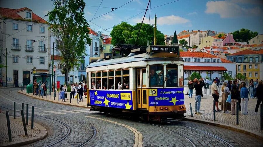 Lisbon: Old Town Tuk-Tuk Tour. - Quick hits before you book