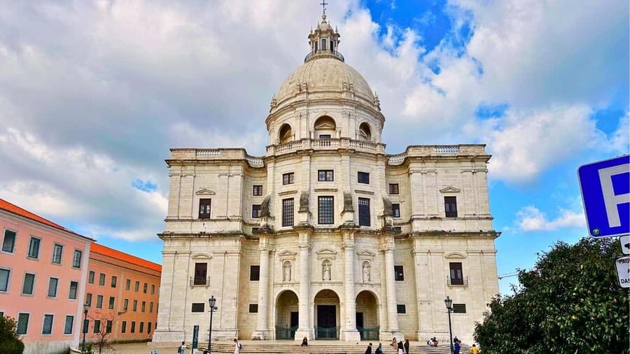 Lisbon: Old Town Tuk-Tuk Tour. - São Vicente de Fora and the National Pantheon: architecture without the marathon