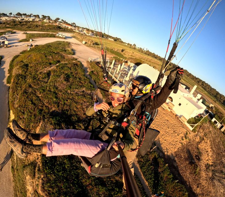 Lisbon: Paragliding Tandem Flight - Quick take on tandem paragliding near Lisbon