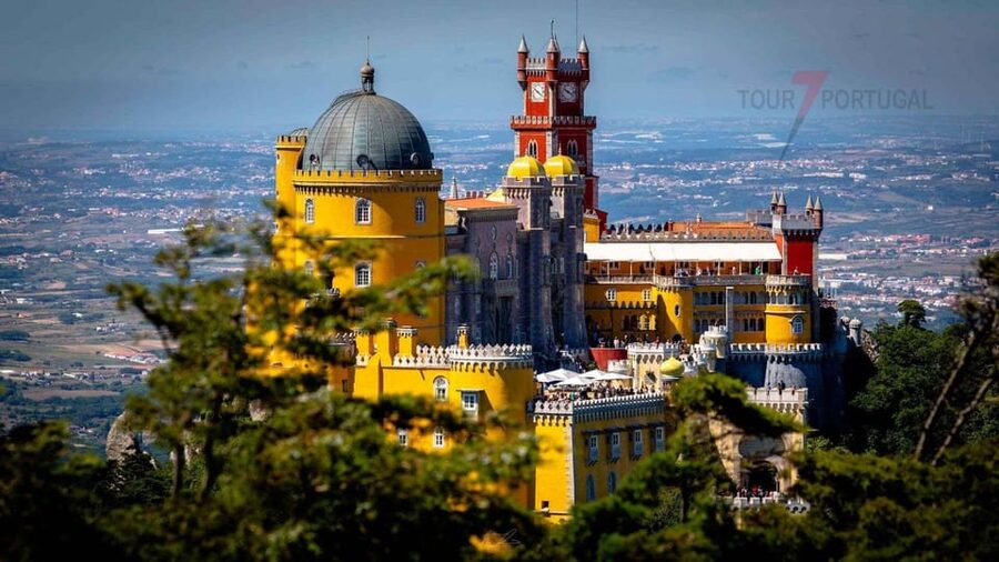Lisbon: Pena Palace, Moorish Castle, Qta. Regaleira & Sintra - Castle of the Moors: The Best Views, Started Early