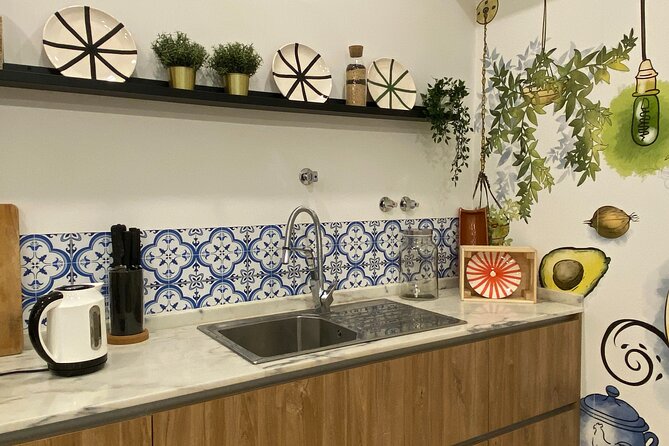 Lisbon Portuguese Cooking Class with 3-Course Dinner - The 3.5-Hour Flow: From Chopping Board to Sit-Down Dinner
