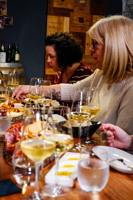 Lisbon: Premium Wine and Tapas Tasting Session - The cheese lineup: learning by eating
