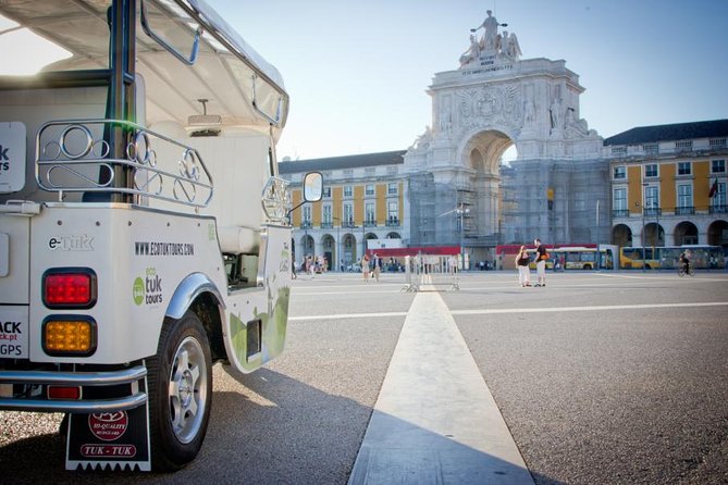 Lisbon Private 5-Hour Eco Tuk-Tuk Tour with Local Tastings - Stop-by-Stop in Plain English: From Praça do Comércio to Alfama