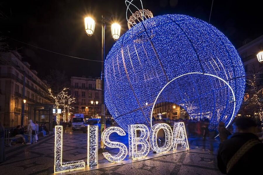 Lisbon: Private Christmas Lights Tour by Eco Tuk Tuk - Baixa Pombalina and the illuminated geometry of central Lisbon