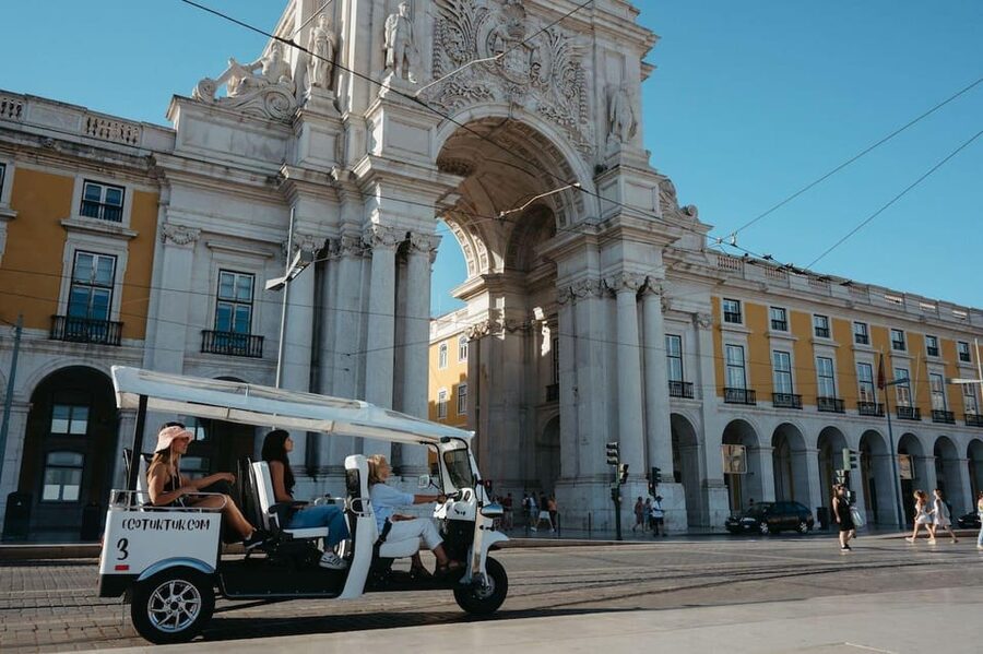 Lisbon: Private Christmas Lights Tour by Eco Tuk Tuk - When the guide turns a short ride into a real story