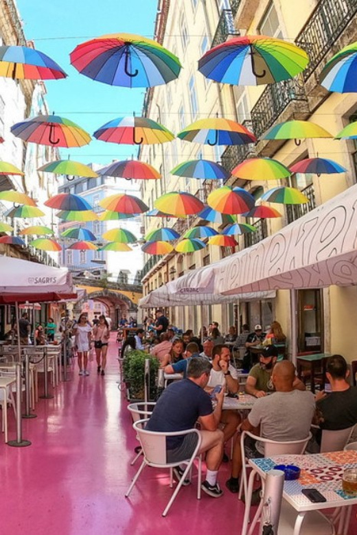 Lisbon: Private City Tour by Tuk-Tuk - Castelo and Key Landmarks: Sé, Churches, and Big Views