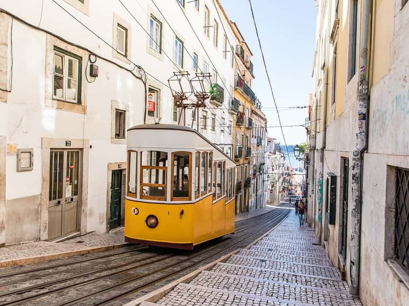 Lisbon: Private Guided Tour by Electric Tuk Tuk - How the local guide story style changes the whole experience