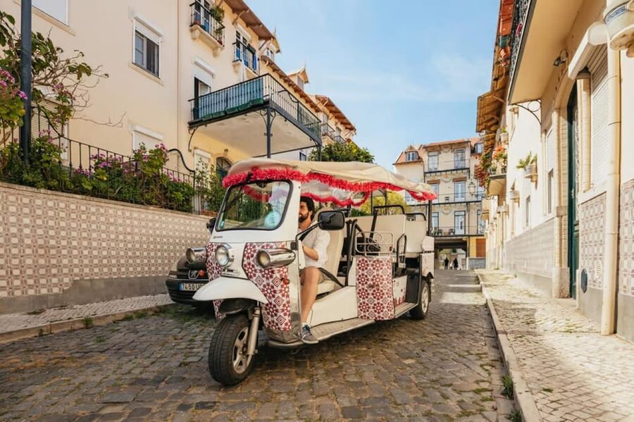 Lisbon: Private Guided Tuk-Tuk Tour with Hotel Pickup - Price and logistics: is $153 per group good value?