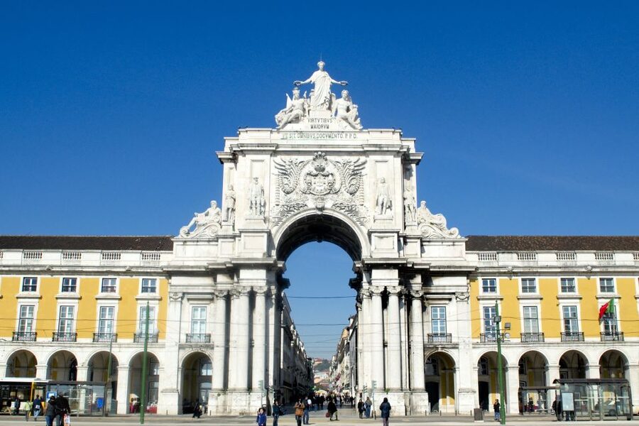 Lisbon: Private Half-Day Tour with Hotel Pickup - Baixa de Lisboa and the big-square rhythm