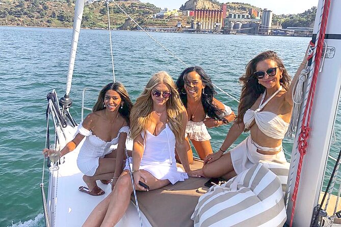 Lisbon Private Luxury Boat Tour with Welcome Drink - Torre de Belém to the Discoveries Monument: Lisbon’s maritime brand from the river
