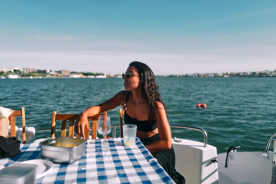 Lisbon: Private Luxury Catamaran Tour with Welcome Drink - Key highlights worth booking for