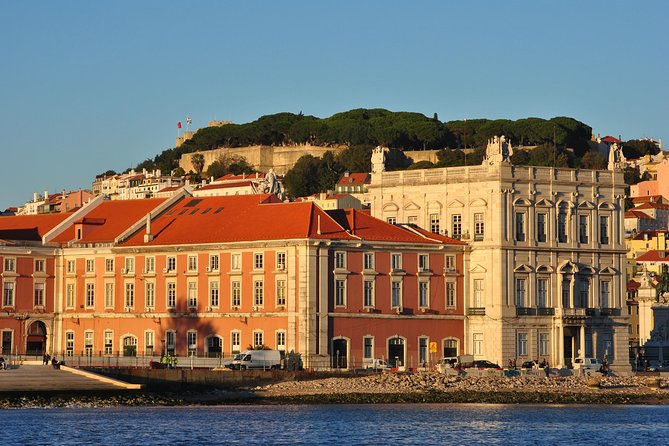 Lisbon Private Sailing Cruise, drink included (options: 2h, 3h, 4h, 6h or 8h) - Drinks, comfort, and the small tips that save your day