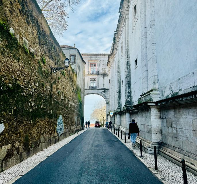 Lisbon: Private Sightseeing Tour by Tuk-Tuk - Route pacing: how the tour length changes your experience