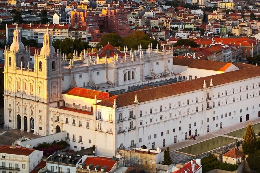 Lisbon: Private Sightseeing Tour in a Vintage Tuk Tuk - What it feels like: comfort, safety, and real ride conditions