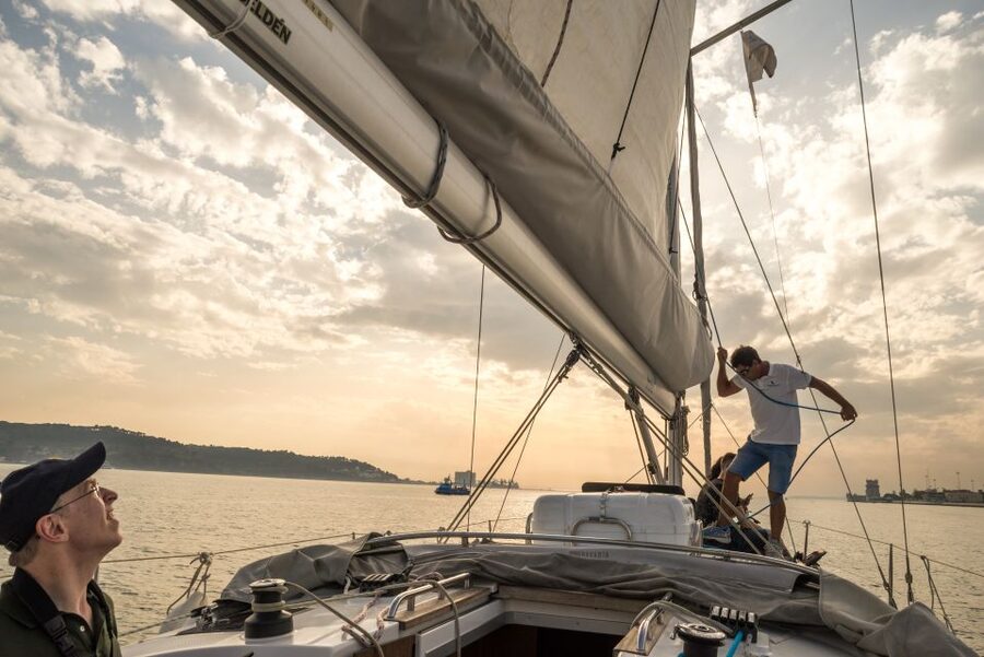 Lisbon: Private Sunset Cruise on the Tagus River with Drink - Live Commentary and the Welcome Drink: What Actually Changes