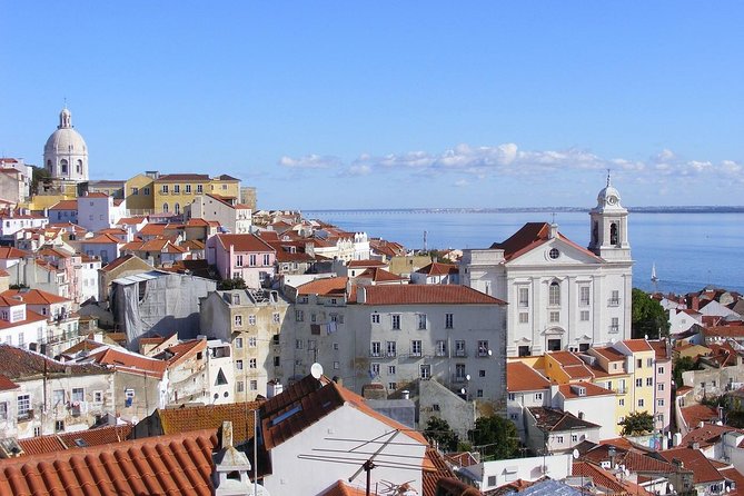 Lisbon Private Tour - The best introduction to the city - Lisbon Cathedral and the church tied to Saint Anthony: how Lisbon rebuilt itself