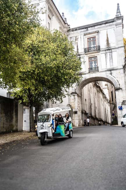 Lisbon: Private Tuk Tuk Tour with Optional Boat Cruise - Where You Meet and How the Day Gets Going in Lisbon