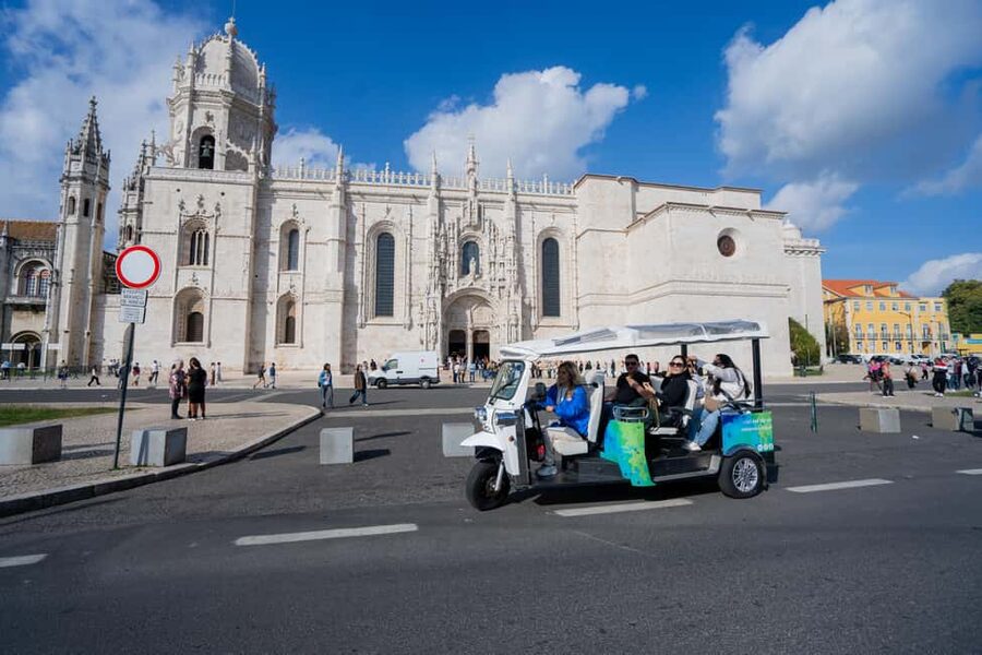 Lisbon: Private Tuk Tuk Tour with Optional Boat Cruise - Premium Full Day (8 Hours): 25 de Abril Bridge, Costa da Caparica, Cova do Vapor, and Tagus Boat Time