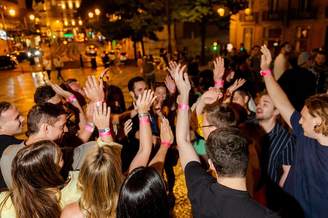 Lisbon: Pub Crawl with Open Bar, Shots & VIP Club Entry - How The Night Crawl Flows From 10:00 pm to Club Door