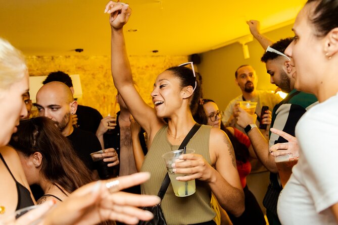 Lisbon: Pub Crawl with Open Bar, Shots & VIP Club Entry - Cais do Sodré VIP Finish: Skip the Line and the Door Line Reality