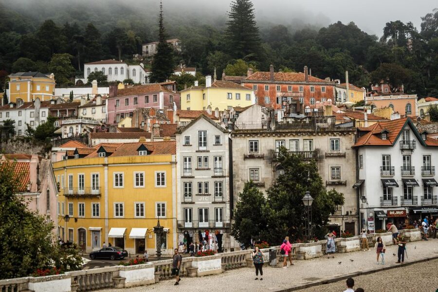 Lisbon: Regaleira, Sintra, Cape Rock & Cascais Day Trip - The mid-day Sintra pause: lunch plus breathing room