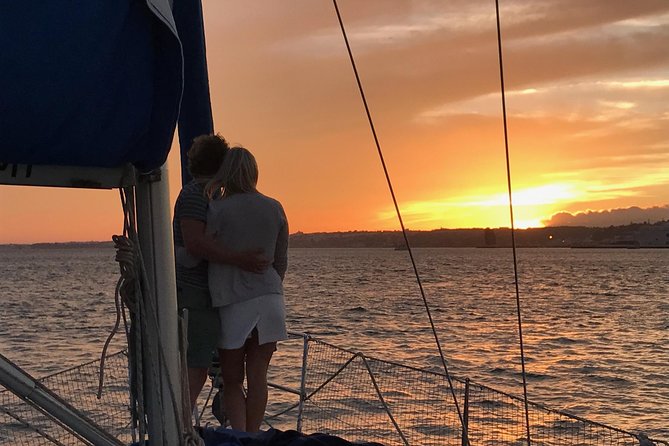 Lisbon River Sunset Sailing Cruise - Sailing vs motoring: what weather can change