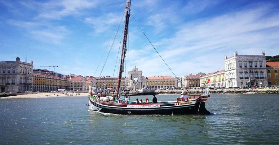 Lisbon: River Tagus Sightseeing Cruise in Traditional Vessel - Getting Started on the Tagus, From Praça do Comércio to the Waterfront