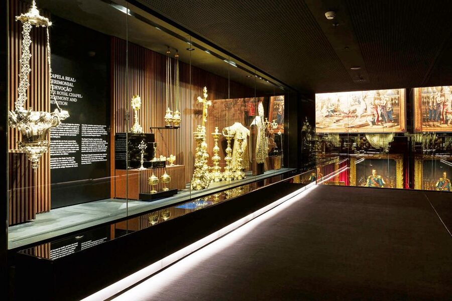 Lisbon: Royal Treasure Museum Entry Ticket - Cafeteria, Lounge, and the Souvenir Shop That Helps You Keep Going